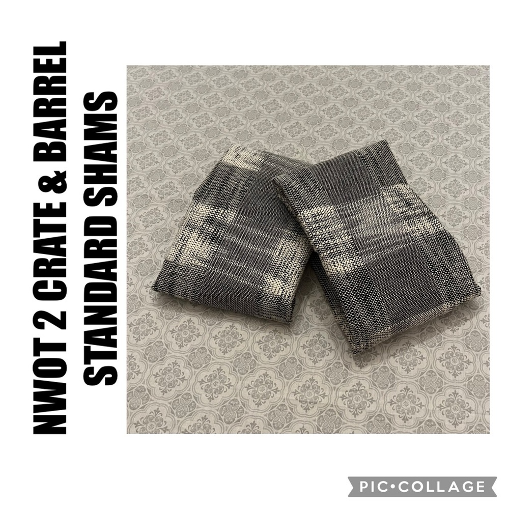 NWOT 2 CRATE & BARREL STANDARD SHAMS
